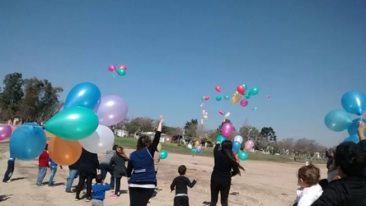 Los chicos de La Boca celebraron su día con juegos en la playa