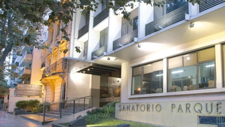 Una mujer dio positivo en el Sanatorio Parque y su familia está aislada
