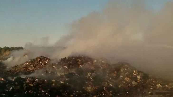 “El basural estaba prendido en su totalidad; nos resulta extraño”