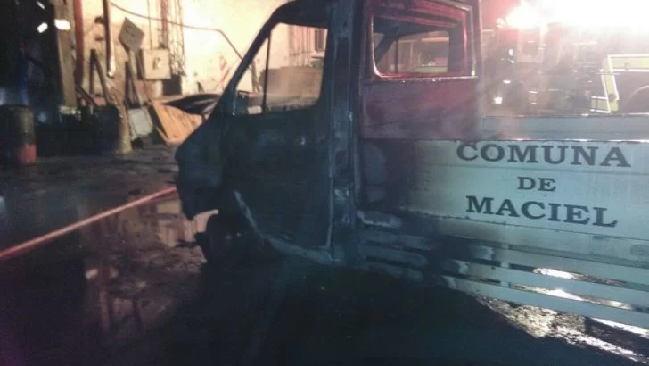 Se incendió un vehículo dentro del galpón comunal
