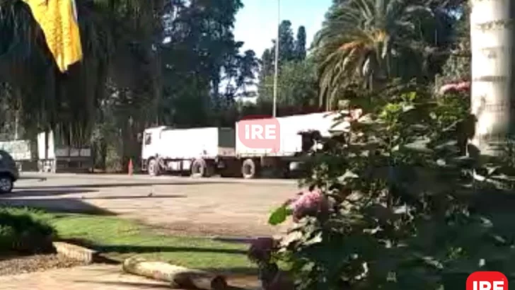 Villa La Ribera volvió a amanecer llena de camiones y sin controles