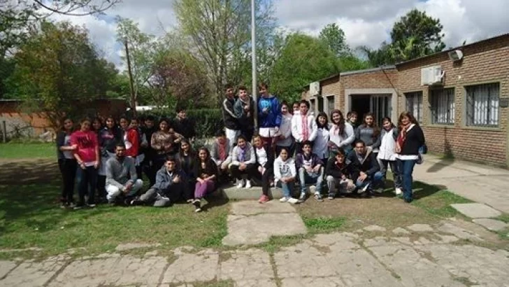 Se sorteó el bono para ayudar a los siete chicos de la Escuela 980