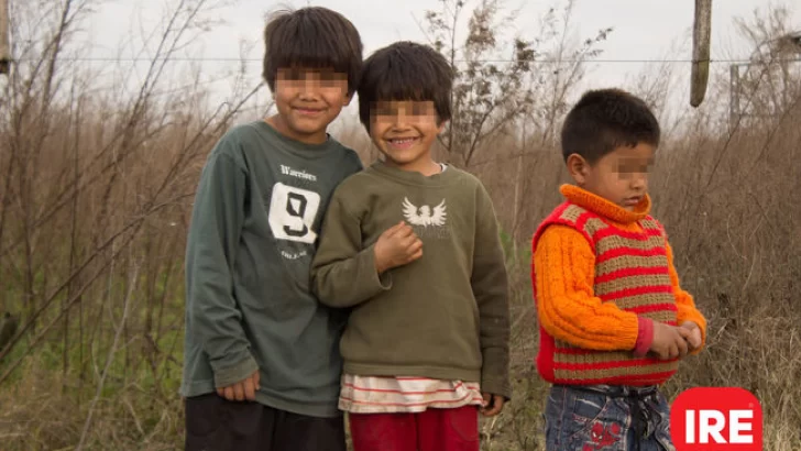 Vecinos juntan donaciones para ayudar a Silvia y sus hijos