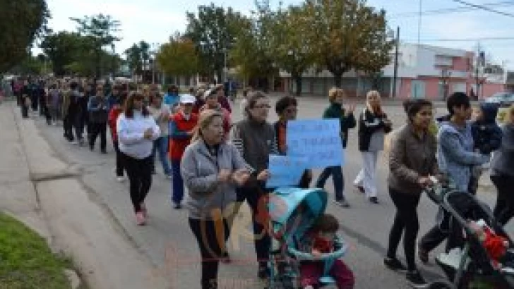 Maciel acompañó a los trabajadores de la Clínica Maciel con una marcha