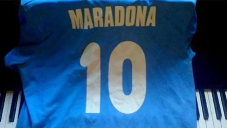 Un macielense homenajeó a Maradona con un emocionante cover: “Te quiero Diego”