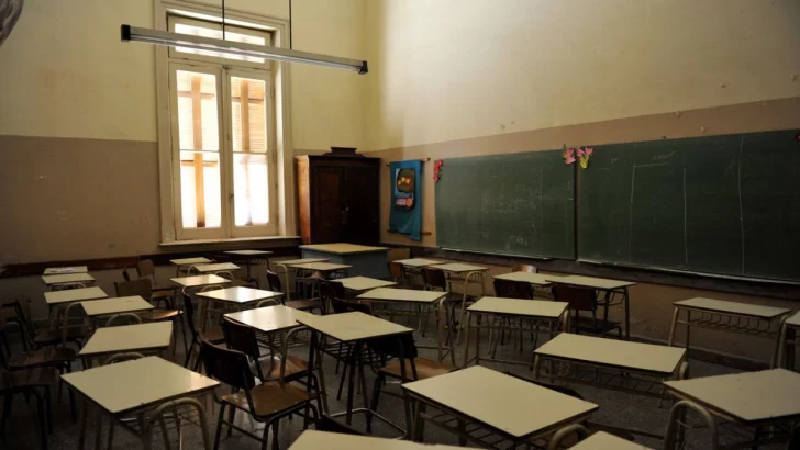 Provincia ratificó la oferta salarial y descontarán los días paro a los docentes