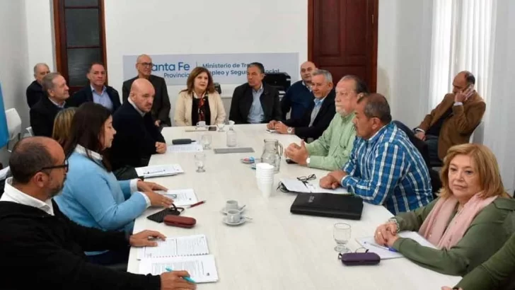 Provincia ofreció devolver los descuentos, cargos y sumas no remunerativas