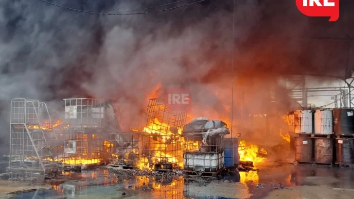 Se incendió un galpón de Pelco y trabajaron dos cuarteles para sofocarlo