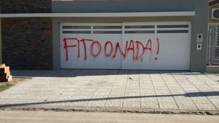 Pintadas políticas indignaron a los vecinos de Timbues