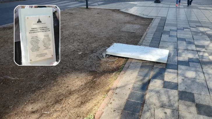 Rompieron la placa de homenaje a las víctimas de la tragedia de Salta 2141