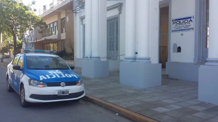 Cinco vecinos de Barrancas fueron detenidos en la casa de un amigo en Coronda