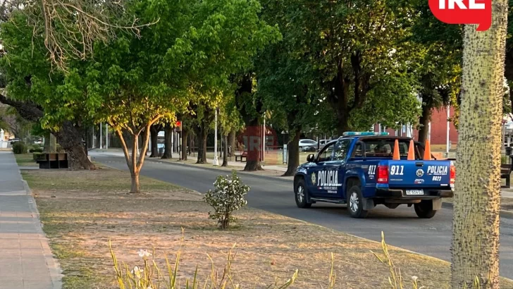 Le tiraron una botella a un auto a la salida del boliche y un joven de Timbúes quedó demorado