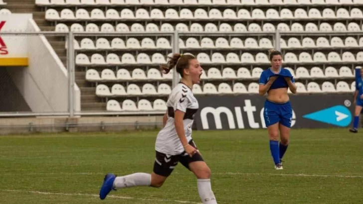 Cande Larrondo se encuentra a pasos de sumarse al Canalla