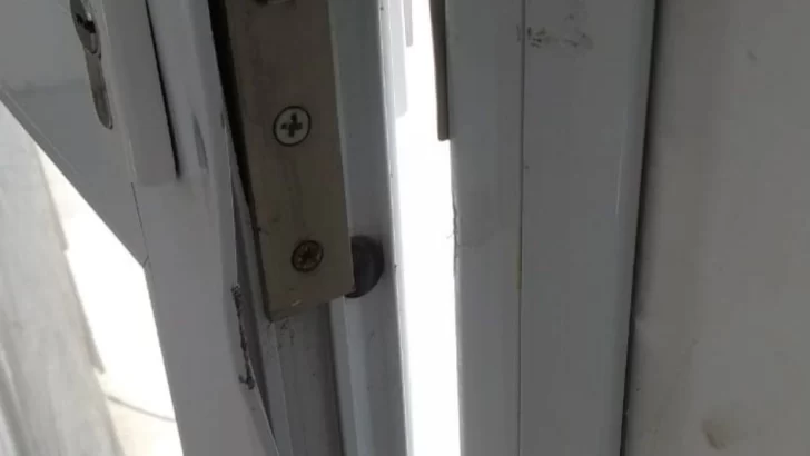 Robaron herramientas y electrodomésticos en una casa de Solares norte