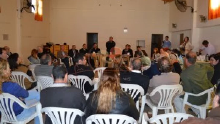 Oliveros propuso debatir obras hídricas