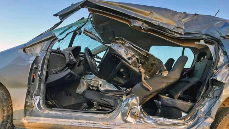 Una mujer quedó atrapada tras un fuerte choque en la autopista