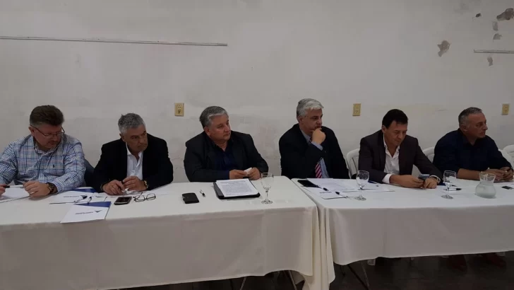 Intendentes invitaron a Fernández y Perotti a recorrer los puertos