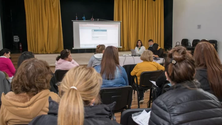 Personal del SAMCo de Timbúes se capacitó de cara a una campaña de vacunación