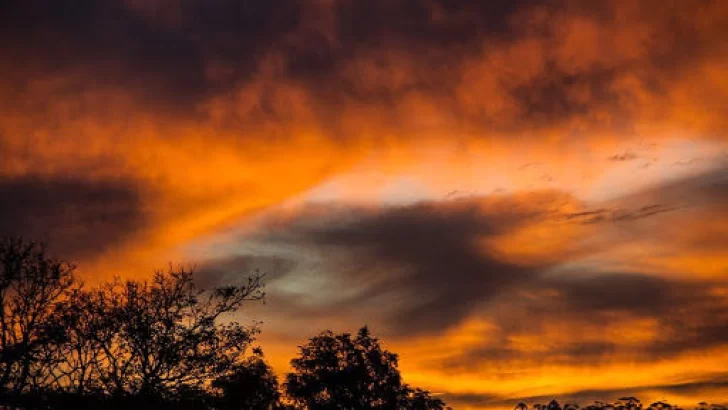 Un ruido en el cielo llenó de incertidumbre a los argentinos