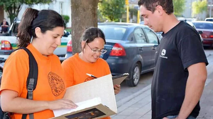 “A los vecinos, les pedimos que abran la puerta de su casa para ser censados”