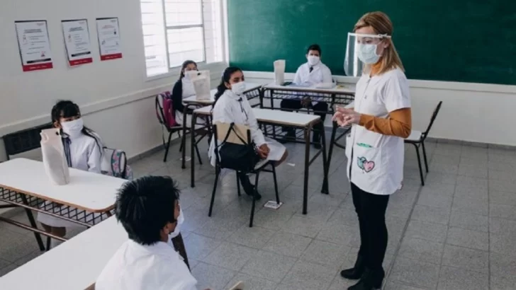 Nación confirmó que las vacunas llegarán para los docentes de todos los niveles