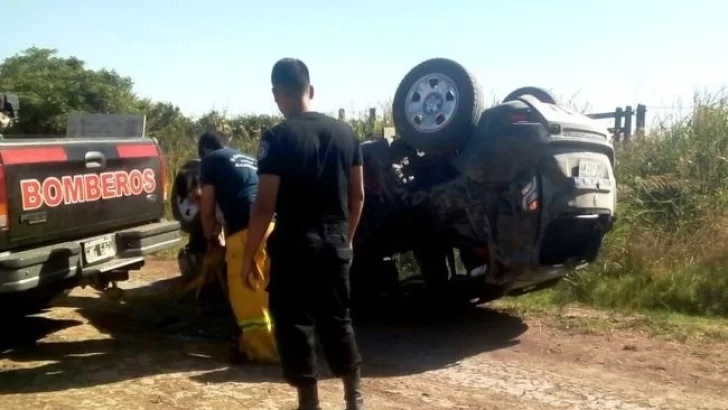 Monje: Un auto volcó en el camino hacia La Boca