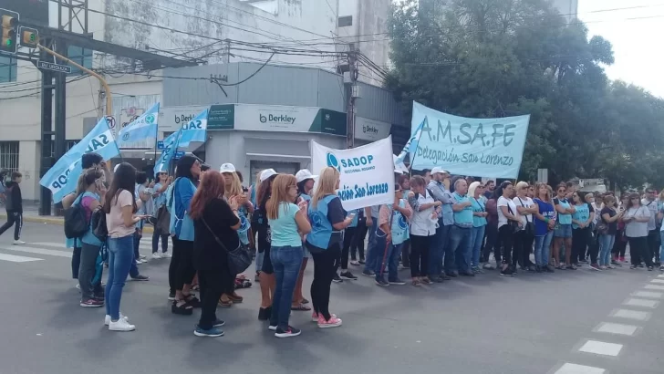 Los docentes públicos y privados se manifestaron en San Lorenzo