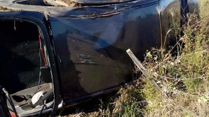Volcó el cantante de Los Lirios sobre ruta 11 yendo a Aragón