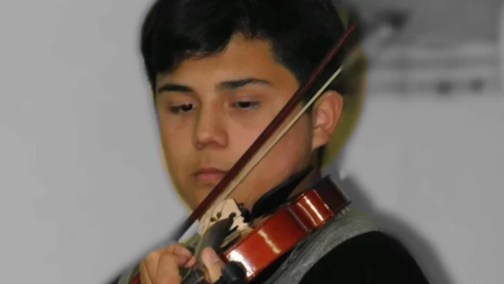 Un joven encaró su primer desafío como músico y lo podes ayudar