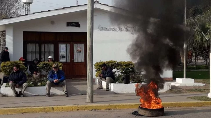 Cada vez son más las comunas en crisis y se complican los pagos