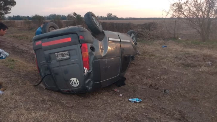 Tres accidentes en horas: Un utilitario volcó sobre ruta 11