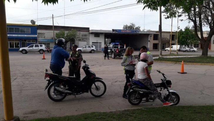 Controles de tránsito terminaron con cuatro motos remitidas