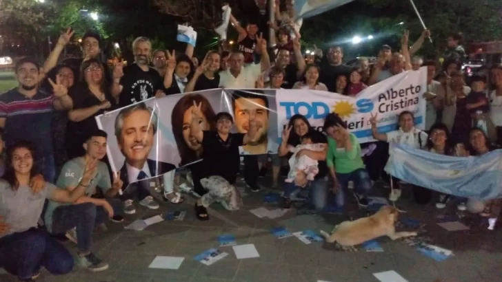 El PJ regional salió a festejar la victoria de Alberto y Cristina