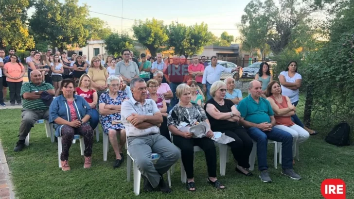 Carrizales abrazó a la familia Perassi por su ejemplo de lucha