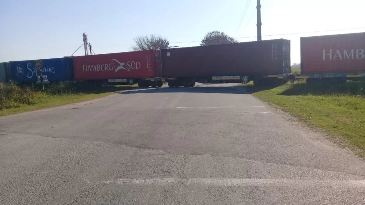 Un tren descarriló anoche y obstruyó por completo el acceso a Totoras