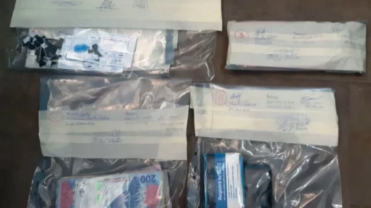 Detuvieron en Timbúes a dos jóvenes con droga y más de 30 mil pesos