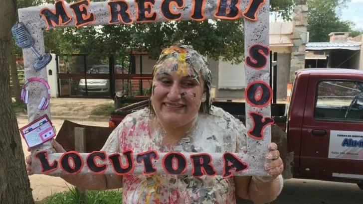 Brenda se recibió de locutora y celebró la perseverancia: “Es un orgullo personal”