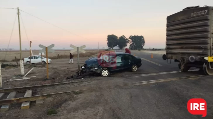 Díaz: Un tren embistió a un auto en el que se trasladaba una familia