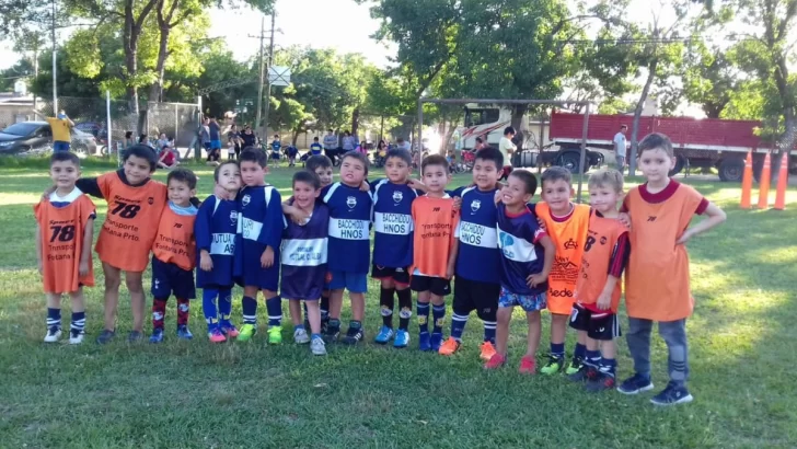 Mi club en mi barrio: Alba acerca el fútbol a las canchitas del pueblo
