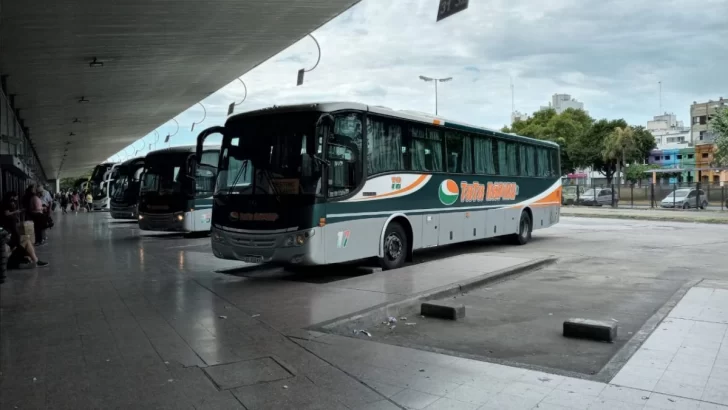 Se levantó el paro de la UTA y los colectivos circularán por la región