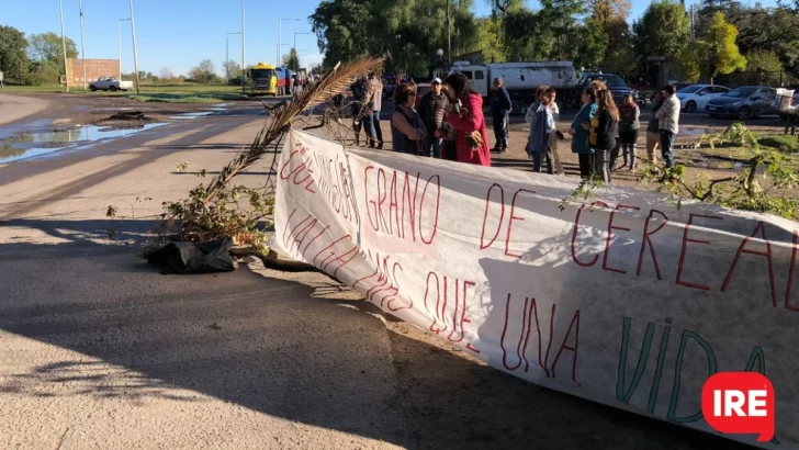 Corte en La Ribera con reclamo de obras: “Sigue muriendo gente y nadie hace nada”