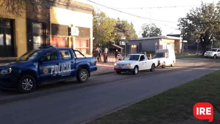 Una bici y una camioneta chocaron en el centro de Maciel: Una mujer herida