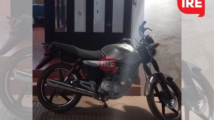 Detuvieron a un joven que circulaba en una moto robada en Barrancas