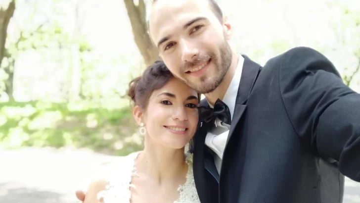 Les robaron en su casa, se llevaron las fotos de su casamiento y piden ayuda para recuperarlas