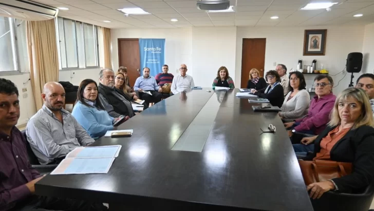 Gremios docentes y estatales tuvieron reuniones técnico paritarias con Educación