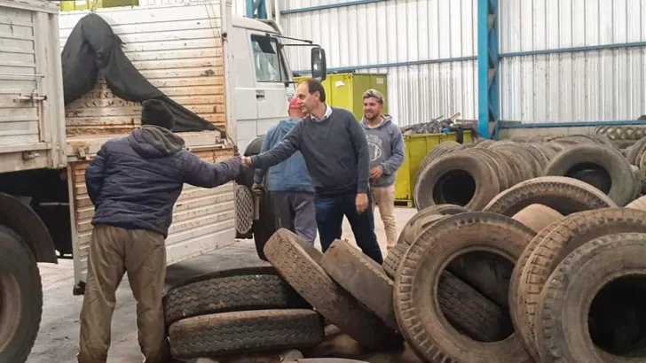 Rasetto entregó el tercer camión de neumáticos en el marco de Iriondo Recicla