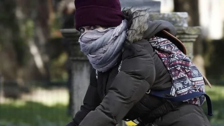 A abrigarse: Llegó el invierno con la noche más larga y una ola polar