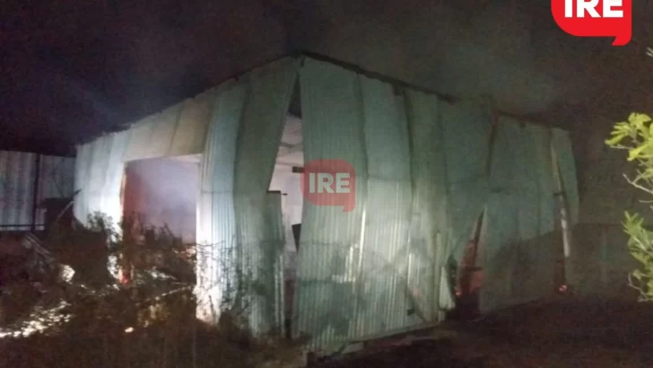 Desgarrador: Se incendió una carpintería en Oliveros y un abuelo murió calcinado