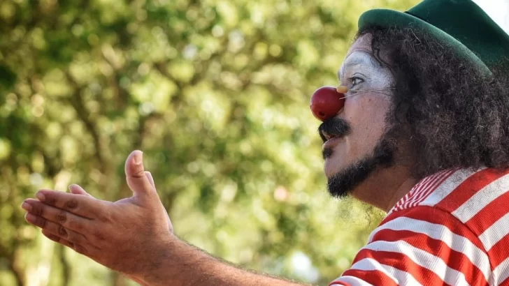 Gaboto celebra el Día del Niño a la vera del río y con el payaso Galupa