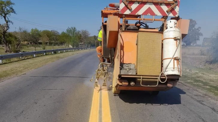 Vialidad realiza demarcación sobre la Ruta 11 entre Sauce Viejo y Barrancas